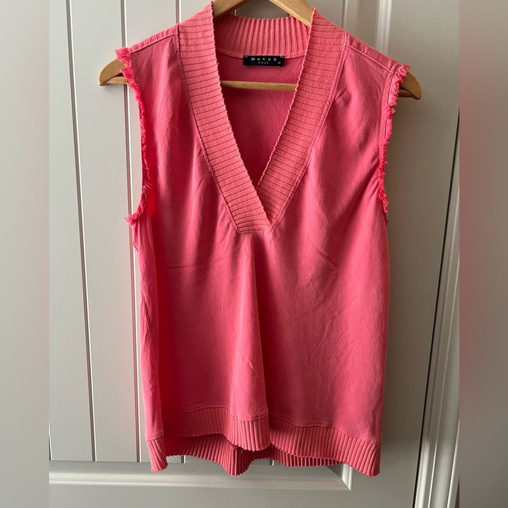 Maven West coral tencil top size M